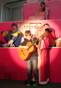 Weihnachtsmann und sein Gitarrist